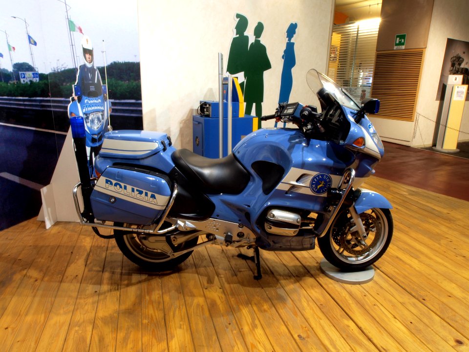 Polizia Stradale BMW photo-1