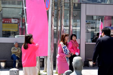 Politicians campaigning in Minato-ku for municipal elections 03