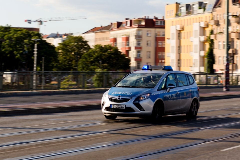Polizei auf der Warschauer Brücke 20140622 2