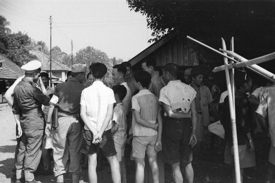 Politioneel optreden. Padang-sector. Bezetting van Arnhemia. Onmiddellijk achter, Bestanddeelnr 276-3-5