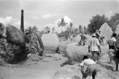 Politioneel optreden. Krawang-sector 23-7-1947. Bij hun vertrek uit Poerwakarta,, Bestanddeelnr 273-3-6