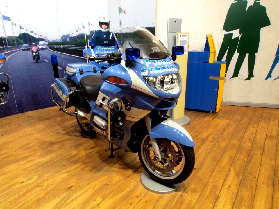 Polizia Stradale BMW photo-2