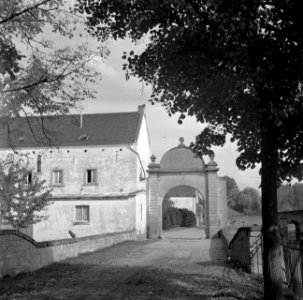 Poort en gebouwen behorende bij het kasteel Genhoes te valkenburg, Bestanddeelnr 252-0207