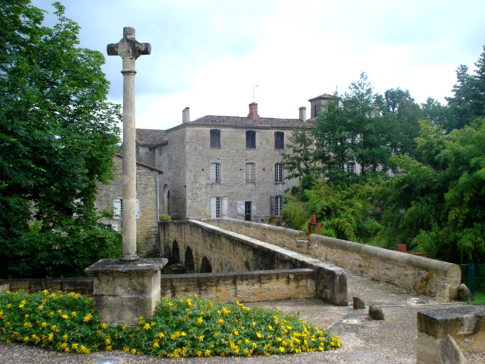 Pondaurat, brug, wegkruis, kerk