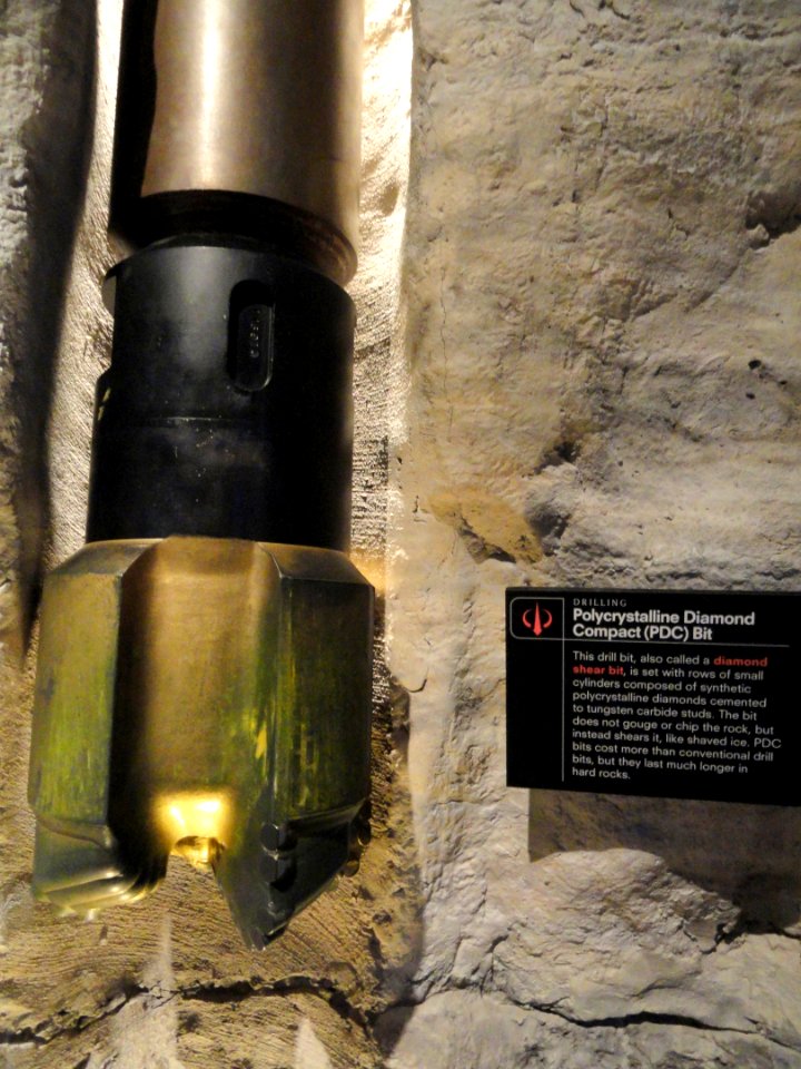 Polycrystalline Diamond Compact Bit (PDC bit, diamond shear bit) - Houston Museum of Natural Science - DSC01345