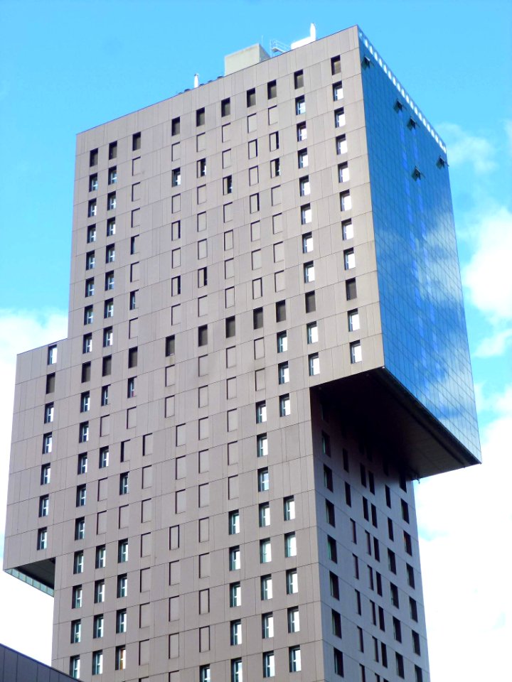 Ponferrada - Barrio de la Rosaleda - Torre de la Rosaleda 08