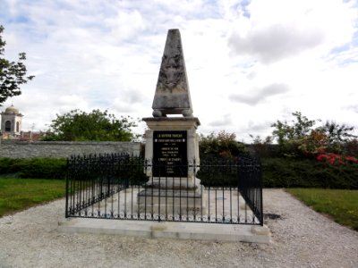 Pons (Charente-Maritime) monument aux morts1870
