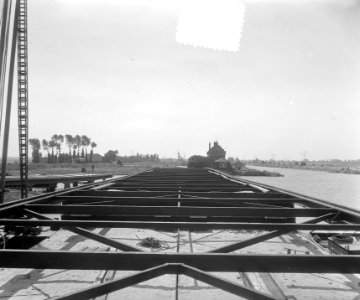 Pont op rails bij Nieuwersluis (Utrecht) in Merwedekanaal, Bestanddeelnr 905-8117