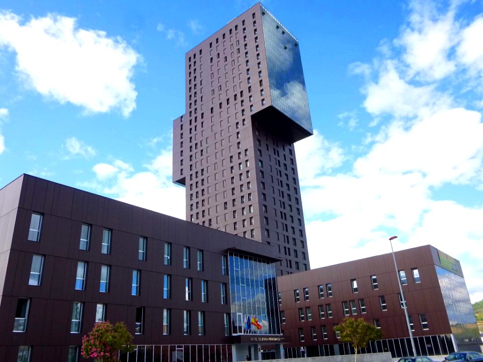 Ponferrada - Barrio de la Rosaleda - Torre de la Rosaleda 09