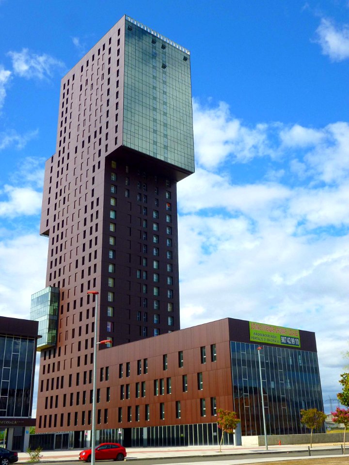 Ponferrada - Barrio de la Rosaleda - Torre de la Rosaleda 05