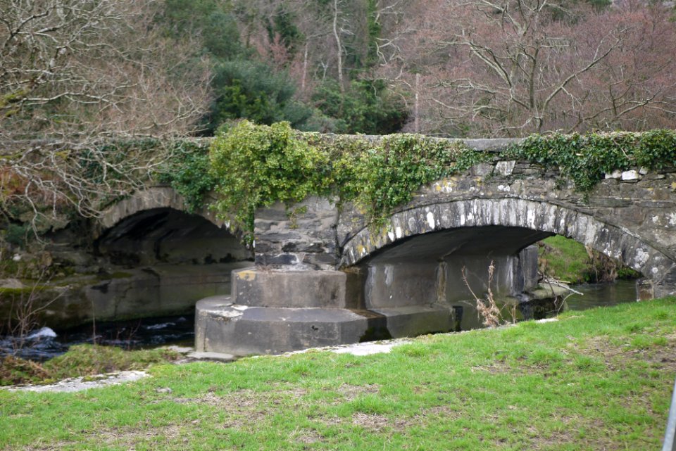 Pont y Garth (partly in Llanegryn community)