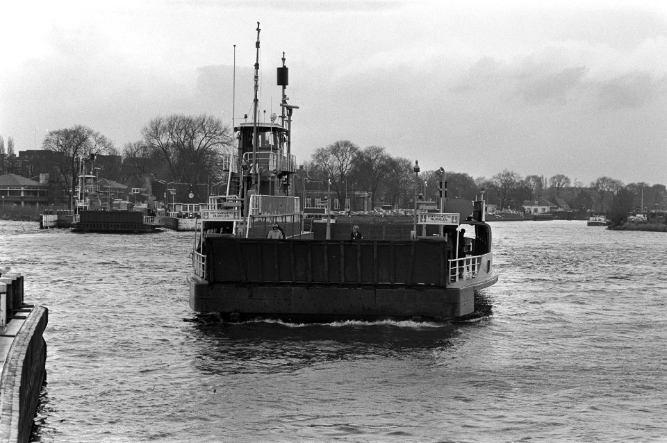 Pont tijdens overtocht, Bestanddeelnr 931-8267