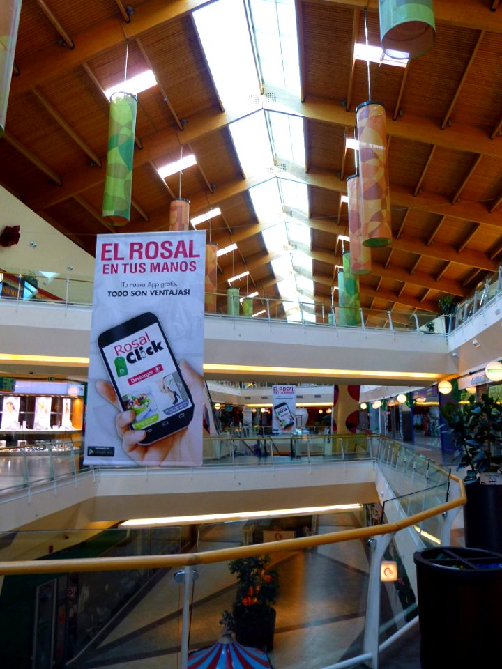 Ponferrada - Barrio de la Rosaleda - Centro Comercial El Rosal 08