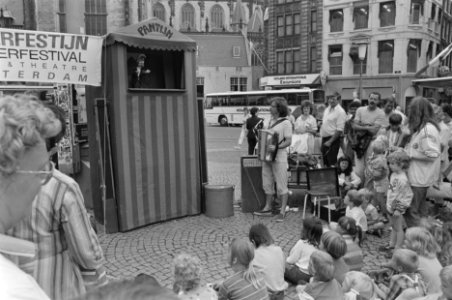 Poppenkast op de Dam in verband met Zomerfestival, Bestanddeelnr 933-3802