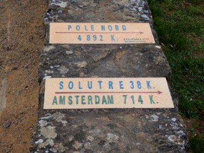 Pommiers (Rhône) - Chapelle Notre-Dame de Buisante - Distances pôle Nord, Solutré et Amsterdam
