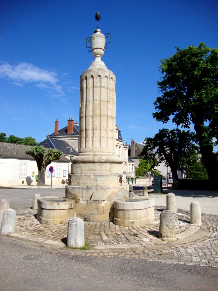 Pommard (Côte d'Or, Fr) fontaine