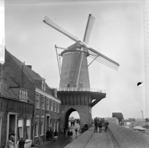 Poortmolen Rijn en Lek in Wijk bij Duurstede in bedrijf gesteld, de gerestaureer, Bestanddeelnr 918-1703 photo