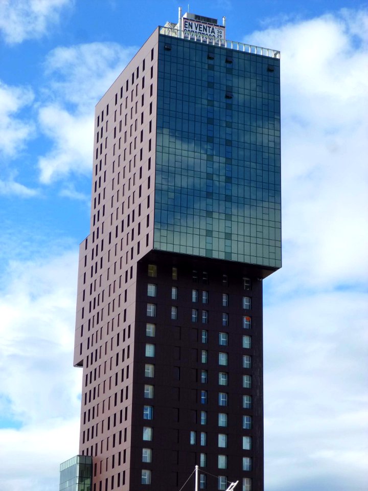 Ponferrada - Barrio de la Rosaleda - Torre de la Rosaleda 03