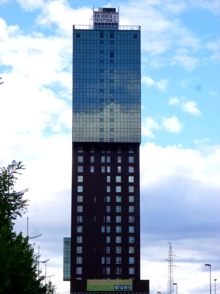 Ponferrada - Barrio de la Rosaleda - Torre de la Rosaleda 12