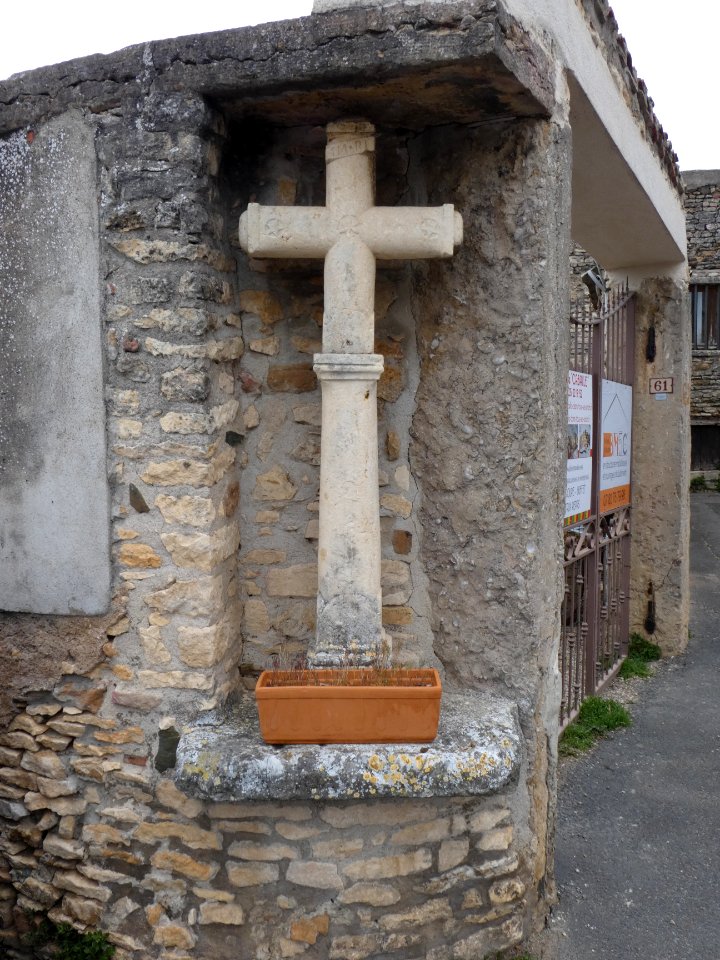 Pommiers - Chemin de Pommerieux - Croix, à l'angle de l'avenue des Malouines