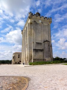 Pons (Charente-Maritime) donjon PA00105316