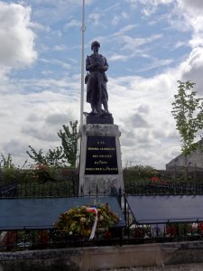 Pons (Charente-Maritime) monument aux morts 14-18