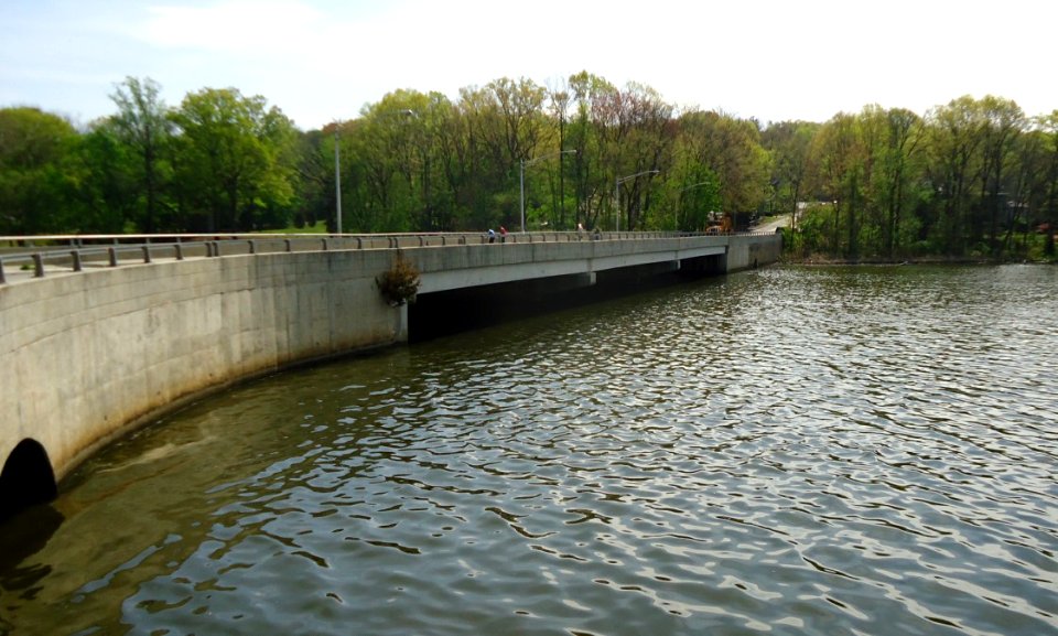 Pompton Lake in Pompton Lakes NJ bridge