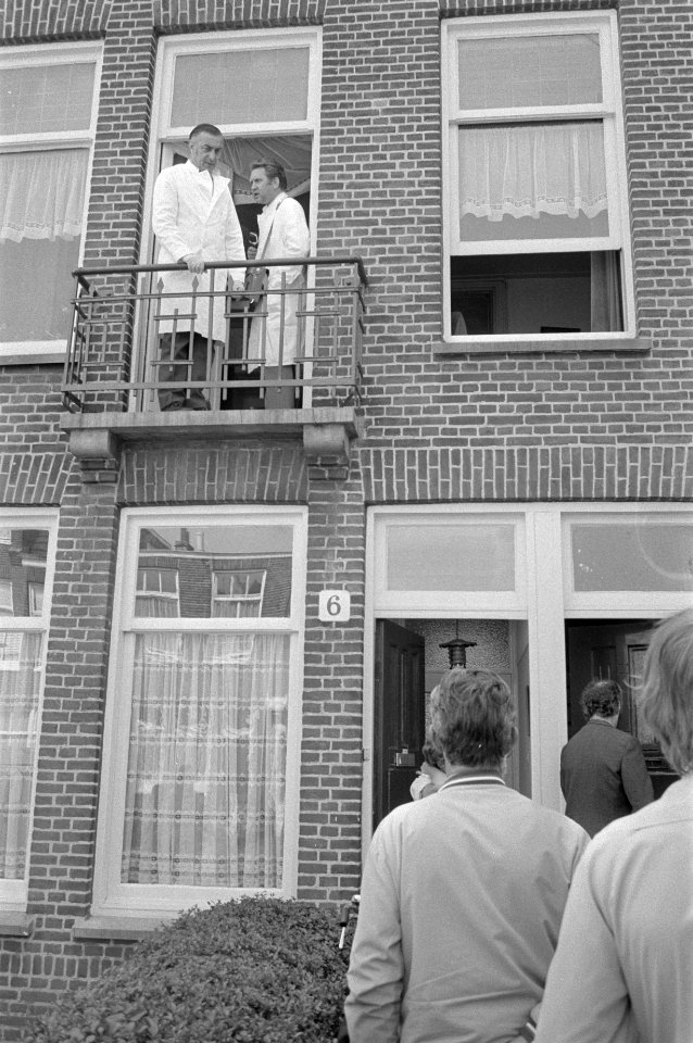 Politie onderzoekt huis van dode Bertus van Eijk Amsterdam, Bestanddeelnr 924-6790