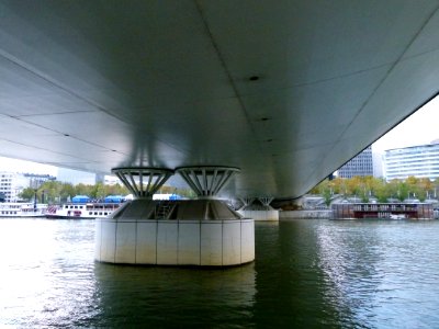 Pont Charles de Gaulle vu de dessous
