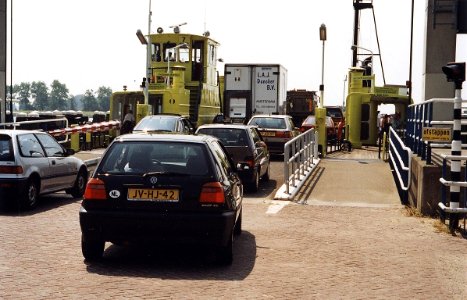 Pont Buitenhuizen over het Noordzeekanaal, juli 1995. Aangekocht in 1996 van United Photos de Boer bv. - Negatiefnummer 41576 kc 33. - Gepubliceerd in het Haarlems Dagblad 24.07.1995. Identificatienum