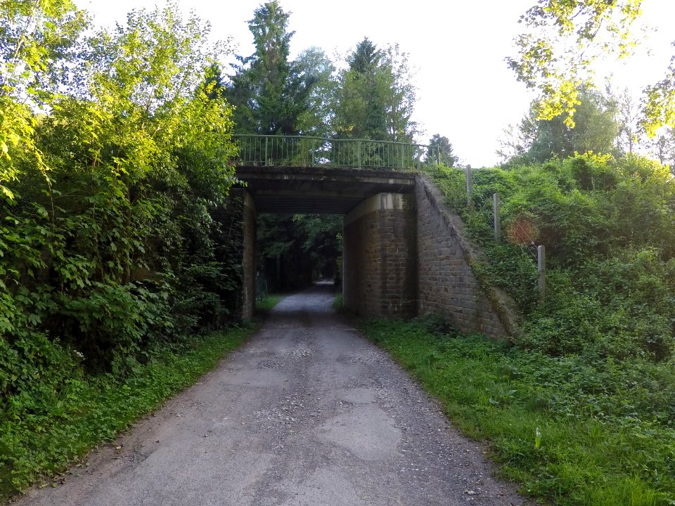 Pont de la ligne 132 à Yves-Gomezée - Prè de dessous Guerin 001