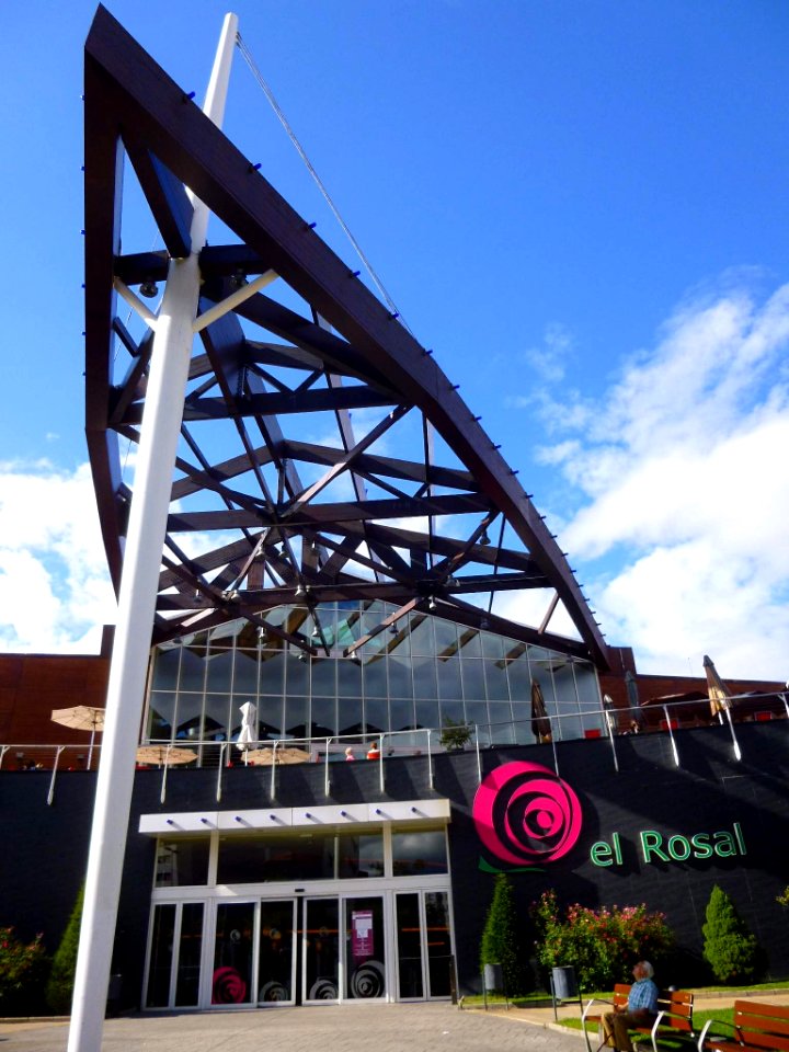 Ponferrada - Barrio de la Rosaleda - Centro Comercial El Rosal 09