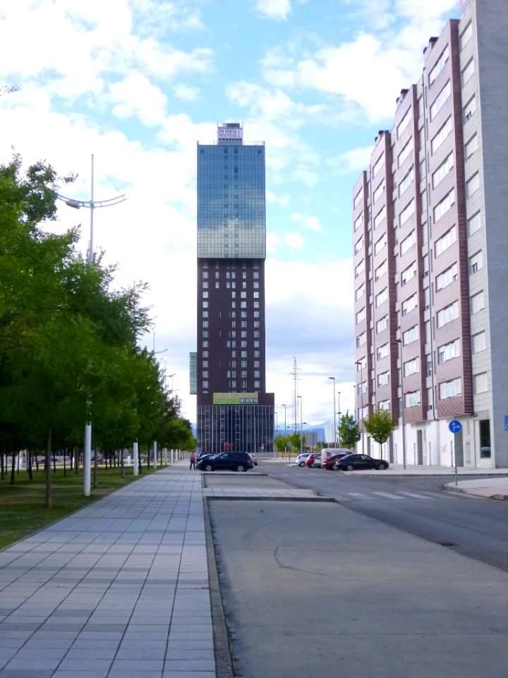 Ponferrada - Barrio de la Rosaleda - Bulevar Juan Carlos I (13)