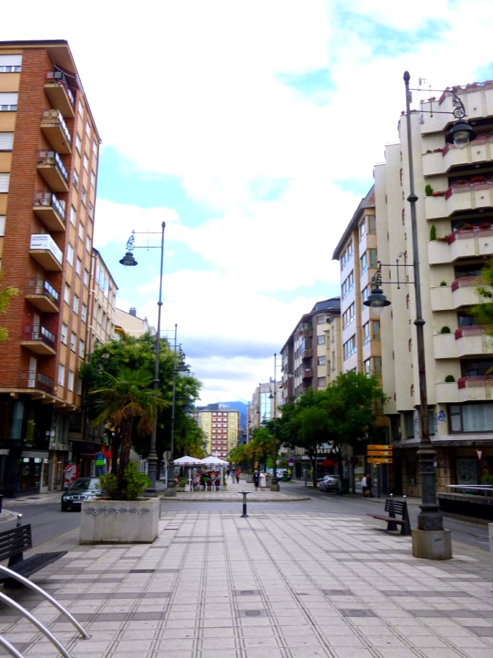 Ponferrada - Avenida Pérez Colino 2