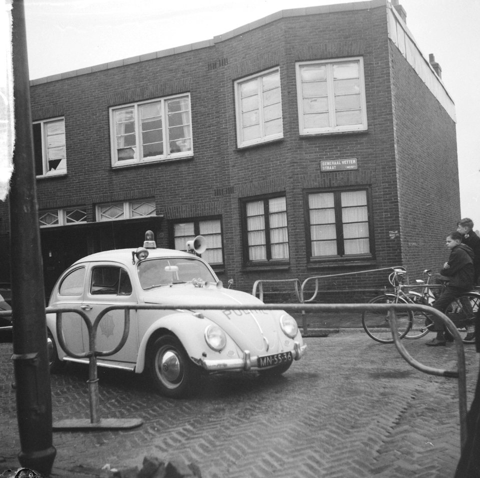 Politie in Gen. Vetterstraat, Bestanddeelnr 917-3185