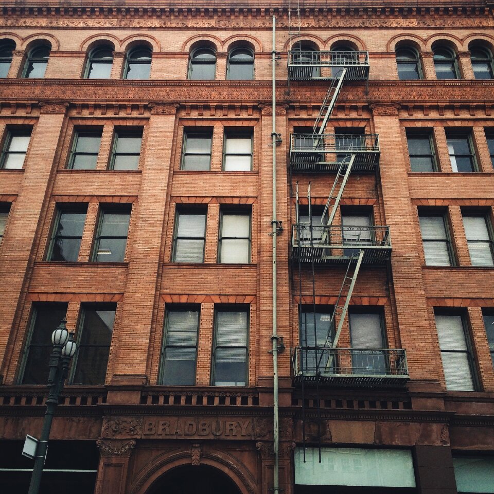 Building perspective windows