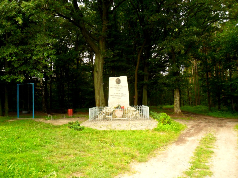 Pomnik Josepha von Eichendorffa w Brzeziu 5