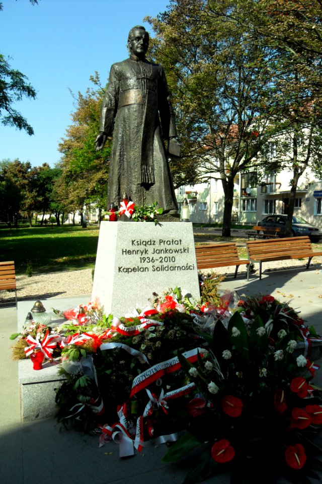 Pomnik ks. prałata Henryka Jankowskiego w Gdańsku