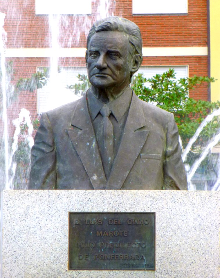 Ponferrada - Plaza de Luis del Olmo 2