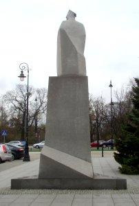 Pomnik Stefana Roweckiego Grota 02