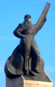 Pomnik Lotnika Warszawa 04