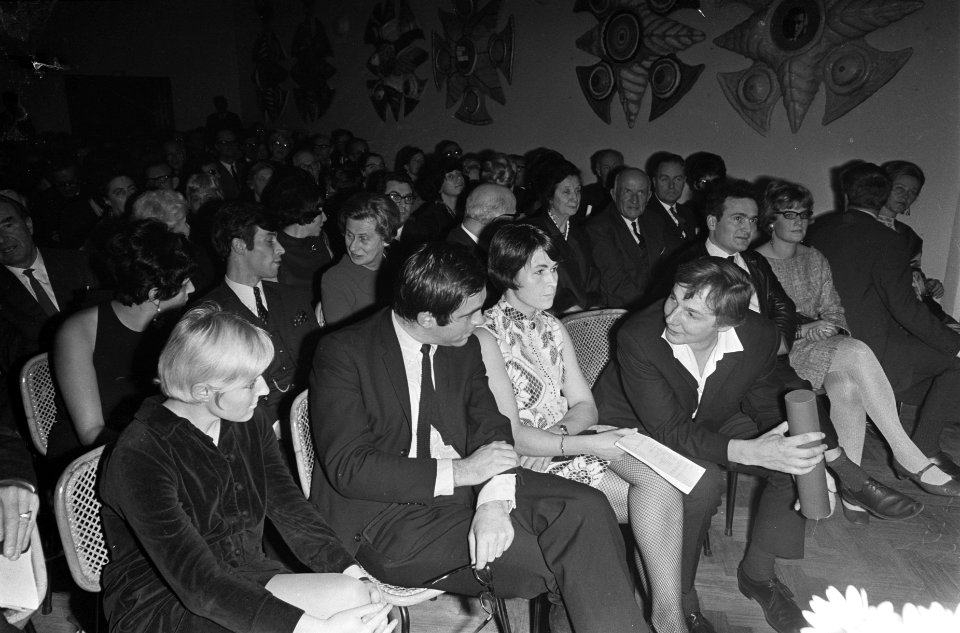 Poezieprijs Amsterdam uitgereikt in Stedelijki, Bestanddeelnr 920-9121