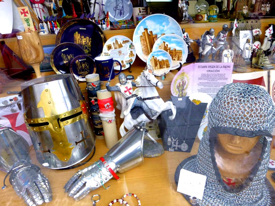 Ponferrada - Tienda de souvenirs templarios 2