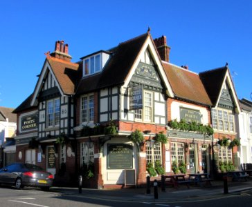 Poets Corner pub, Montgomery Street, Hove (November 2015) (2)