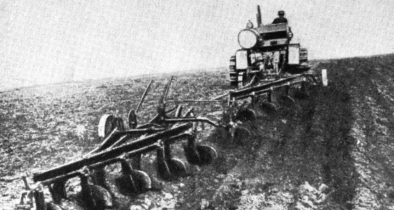 Ploegen met tractor, Bestanddeelnr 195-0123
