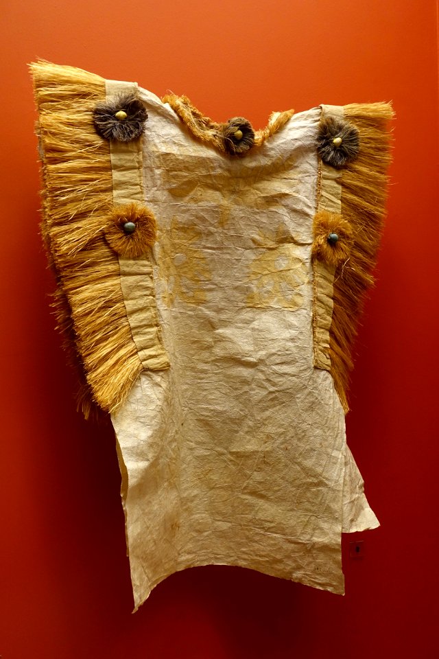 Poncho of bark cloth, Tahiti, 1895 - Ethnological Museum, Berlin - DSC01275