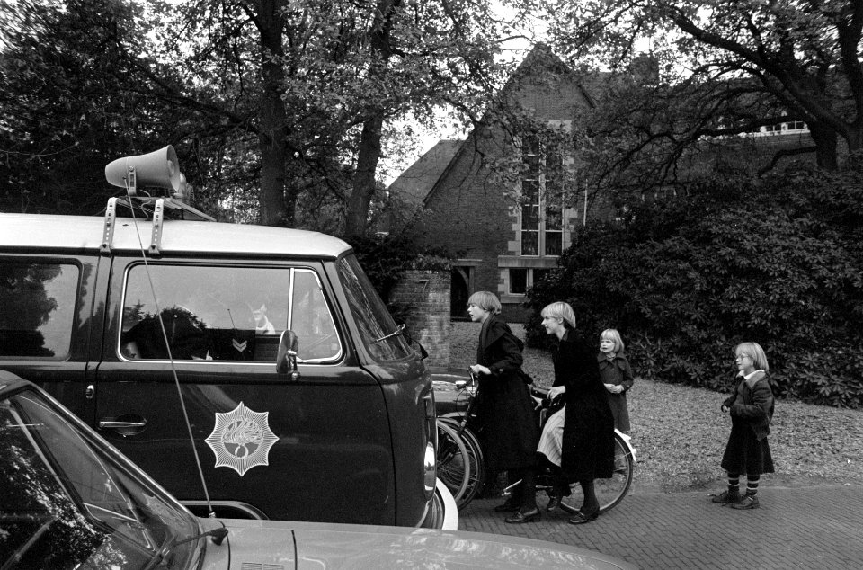 Poging oorlogsmisdadiger Pieter Menten in Blaricum aan houden, mislukt villa va, Bestanddeelnr 928-8877