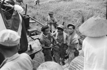 Poerwokerto Trein die op 9 december 1947 de eerste reis van Tjilatjap naar Mel…, Bestanddeelnr 458-5-1