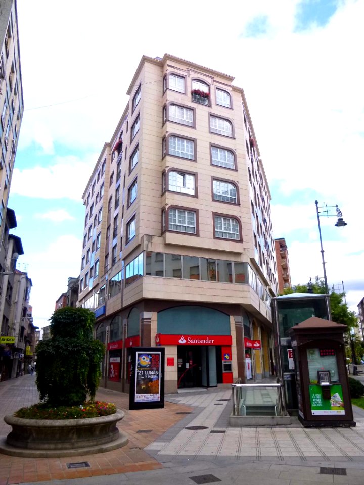 Ponferrada - Plaza de Julio Lazúrtegui 6