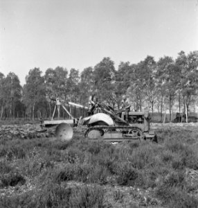 Ploegen, werkzaamheden, Bestanddeelnr 169-0373
